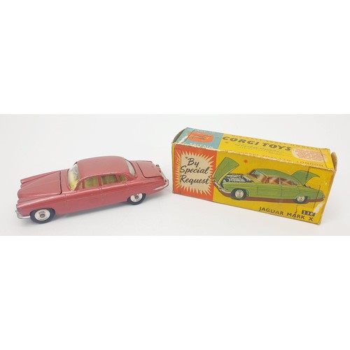 293 - A vintage boxed Corgi Jaguar Mk X, 238. UK shipping £14. We combine shipping.