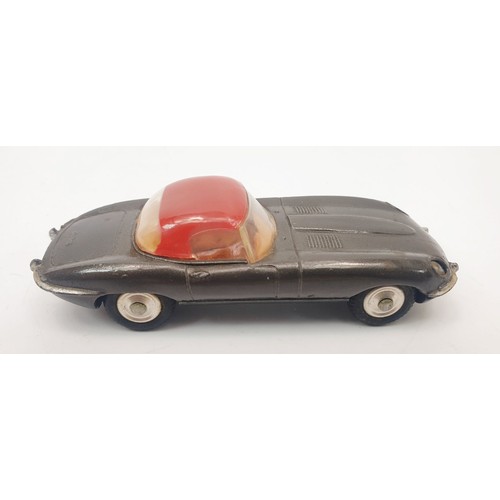 296 - A vintage boxed Corgi E Type Jaguar With Detachable Hard Top, 307. UK shipping £14. We combine shipp... 