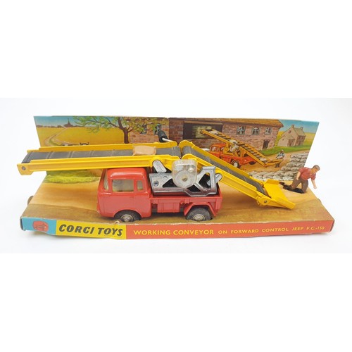 307 - A vintage boxed Corgi Working Conveyor On Forward Control Jeep FC 150, 64. UK shipping £14. We combi... 