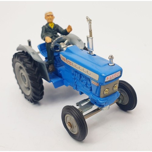 323 - A vintage boxed Corgi Ford 5000 Super Major Tractor, 67. UK shipping £14. We combine shipping.