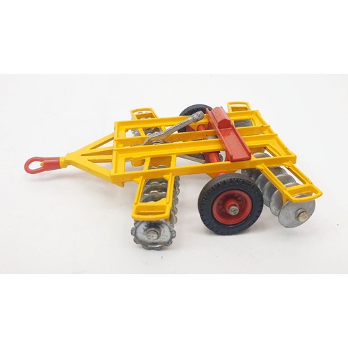 331 - A vintage boxed Corgi Wheel Controlled Tandem Disc Harrow, 71. UK shipping £14. We combine shipping.