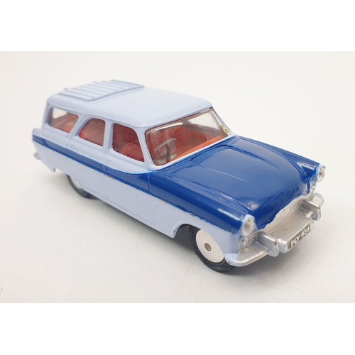 408 - A vintage boxed Corgi Ford Zephyr Estate Car, 424. UK shipping £14. We combine shipping.