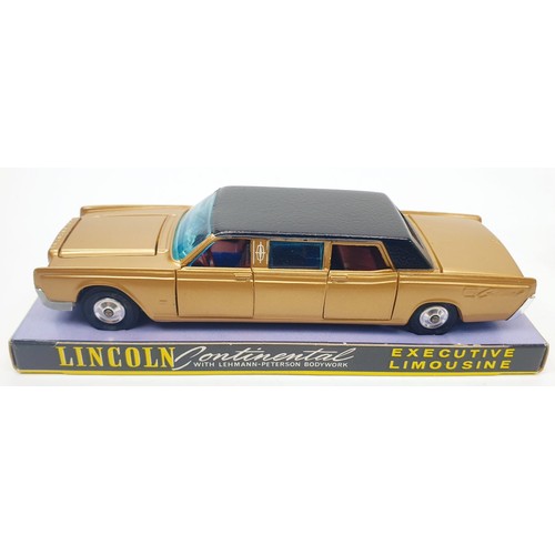 412 - A vintage boxed Corgi Lincoln Continental Executive Limousine, 262. UK shipping £14. We combine ship... 