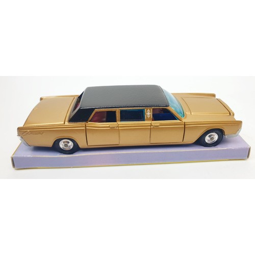 412 - A vintage boxed Corgi Lincoln Continental Executive Limousine, 262. UK shipping £14. We combine ship... 