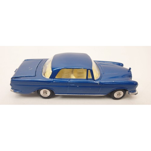 466 - A vintage boxed Corgi Mercedes Benz 220SE Coupe, 253. UK shipping £14. We combine shipping.