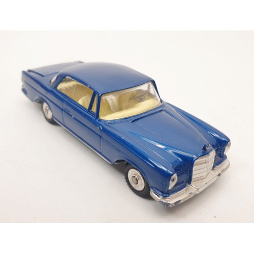 466 - A vintage boxed Corgi Mercedes Benz 220SE Coupe, 253. UK shipping £14. We combine shipping.