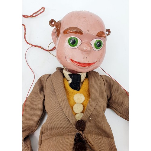 498 - A vintage boxed Pelham Puppet, Dr Beaker from Super Car in Wuff box. UK shipping £14. We combine shi... 