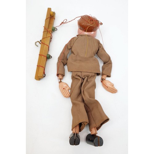 498 - A vintage boxed Pelham Puppet, Dr Beaker from Super Car in Wuff box. UK shipping £14. We combine shi... 