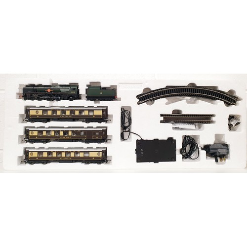 512 - A boxed Hornby OO gauge Venice Simplon-Orient-Express British Pullman train set, together with a Hor... 