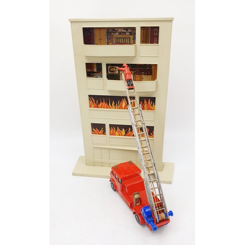 522 - A vintage boxed Matchbox Big MX Fire/Rescue and Mechanised Fire Engine. UK shipping £14. We combine ... 