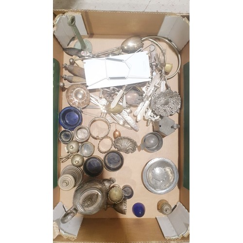 98 - A box of metal ware. No shipping. Arrange collection or your own packer and shipper, please.