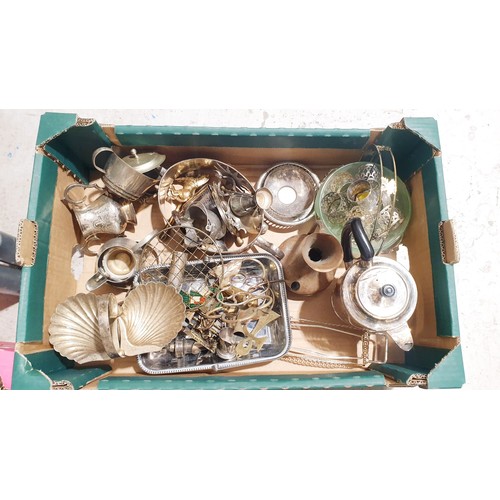 118 - A box of metal ware. No shipping. Arrange collection or your own packer and shipper, please.