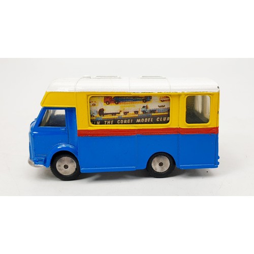 465A - A rare vintage Corgi Smith's Karrier Shop, 