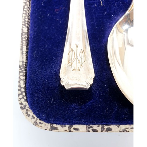 31 - Five silver hallmarked teaspoons having a golfing motif, Sheffield 1933 together with one other silv... 