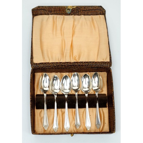 34 - A set of six cased hallmarked teaspoons, weight 76g, Birmingham 1931. UK shipping £14.