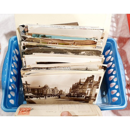 94 - A selection of vintage and later postcards. UK shipping £14.