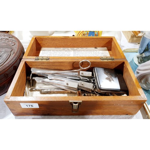 176 - A selection of vintage surgical and medical instruments. UK shipping £14.