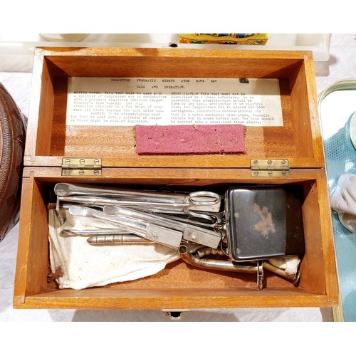 176 - A selection of vintage surgical and medical instruments. UK shipping £14.