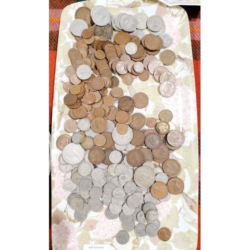 197 - A selection of British and foreign coins. UK shipping £14.