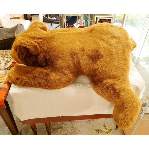 191 - A giant Steiff Urs Brown Bear - 069635, length 45