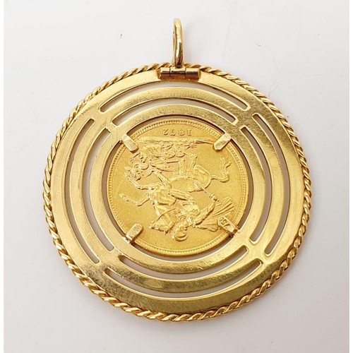 40 - An 1872 sovereign in a gold pendant mount (mark rubbed away), gross weight 18.1g. UK shipping £14. W... 