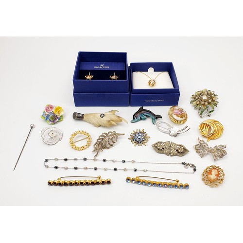 62 - Swarovski jewellery and costume jewellery including a grouse foot. UK shipping £14. We combine lots.