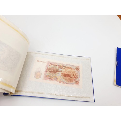 212 - Ten folders of The Rothman's Cambridge Collection of Rare Bank Notes. UK shipping £14.