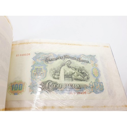 212 - Ten folders of The Rothman's Cambridge Collection of Rare Bank Notes. UK shipping £14.