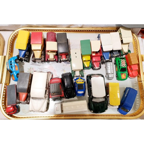 342 - A selection of toy vehicles. UK shipping £14.