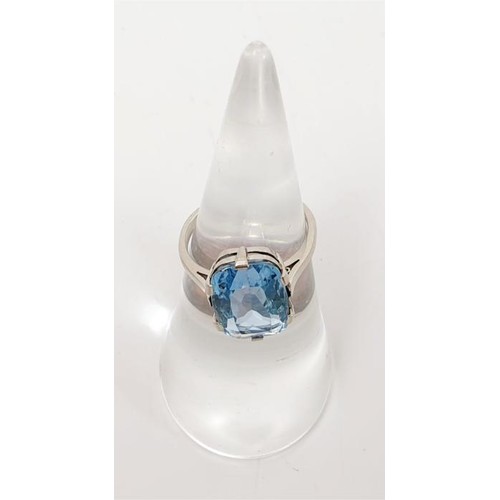 6 - A platinum ring set with aquamarine, size I, gross weight 3.8g. UK shipping £14. We combine lots.