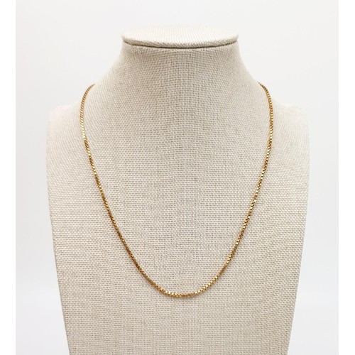 25 - A hallmarked 9ct gold chain, length 17