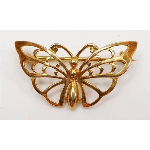 26 - A 9ct gold butterfly brooch, width 1.25