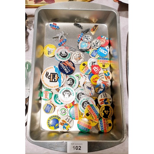 102 - A selection of vintage badges. UK shipping £14.