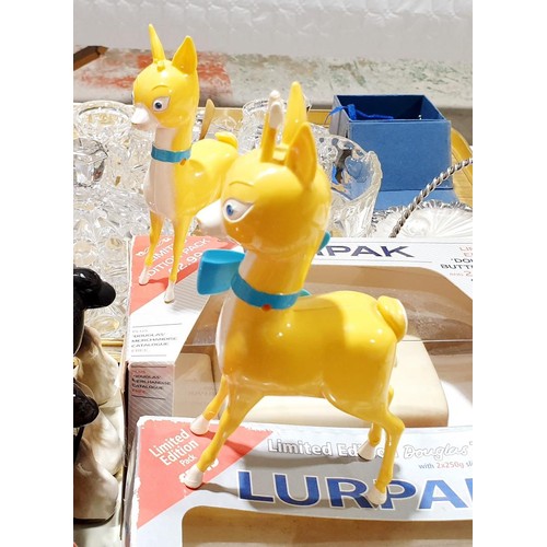 119 - A boxed Lurpak toast rack and butter dish, Babycham and Pony promotional items and other ceramics. N... 