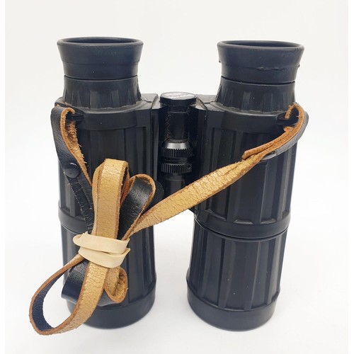 330 - A pair of vintage Carl Zeiss Jena 10x40B DDR binoculars. UK shipping £14.