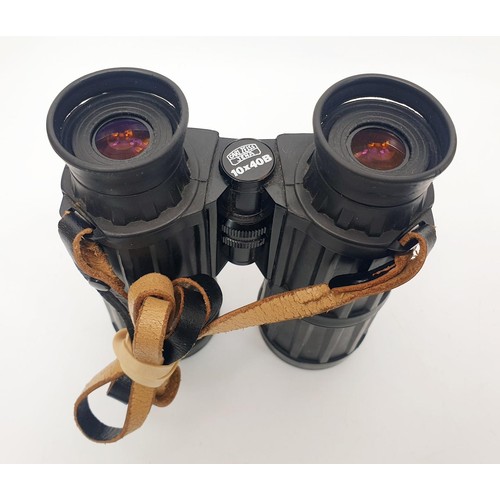 330 - A pair of vintage Carl Zeiss Jena 10x40B DDR binoculars. UK shipping £14.