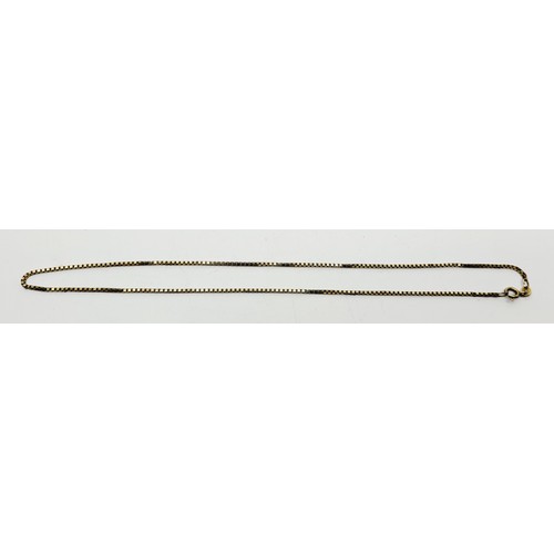 25 - A hallmarked 9ct gold chain, length 17