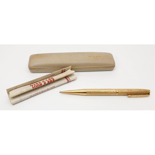 29 - A boxed Yard-O-LED hallmarked 9ct gold propelling pencil, gross weight 27.3g, Birmingham 1961. UK sh... 