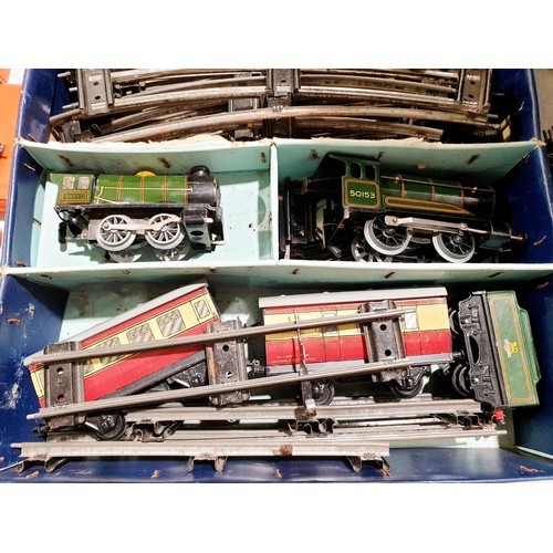 92 - A vintage boxed Hornby 0 gauge passenger set No. 51. UK shipping £14.