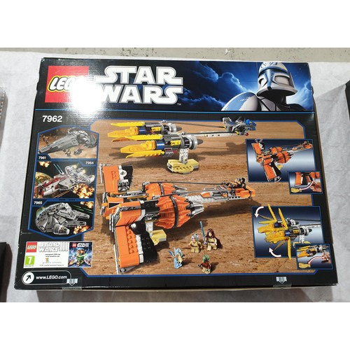 190 - A sealed Lego Star Wars Anakin's & Sebulba's Pod Racers set, 7962. UK shipping £14.