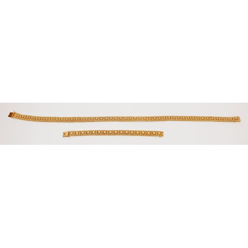 8 - A Portuguese hallmarked 800% (19.2ct) gold matching necklace and bracelet, necklace length 18