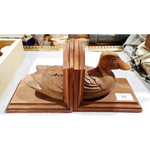 75 - A pair of wooden duck bookends. UK shipping £14.