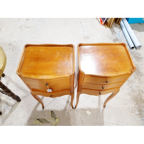 146 - A pair of night stands, height 29