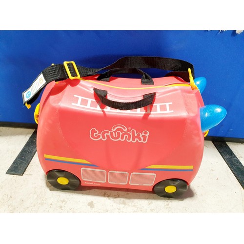 193 - Three Trunki suitcases. No shipping. Arrange collection or your own packer and shipper, please. Elec... 