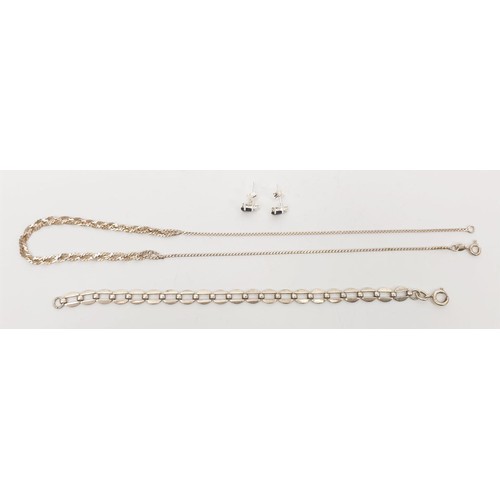 39 - A 925 silver necklace, length 17.5