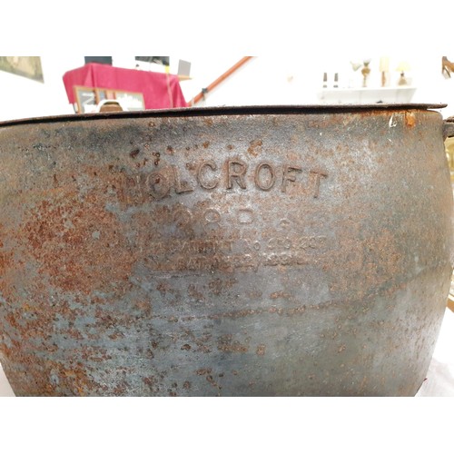 158 - A Holcroft cast iron oval pot, width 17