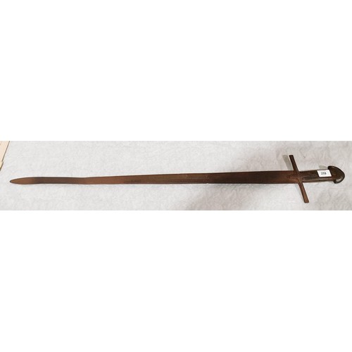 259 - An antique North African Tuareg Takouba sword, length 40.5