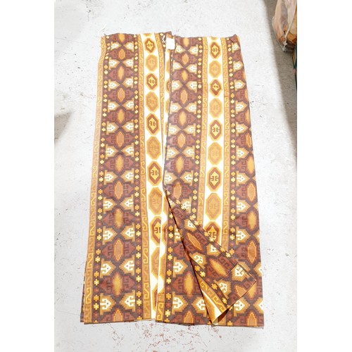 80 - A pair of 1970s curtains, length 54