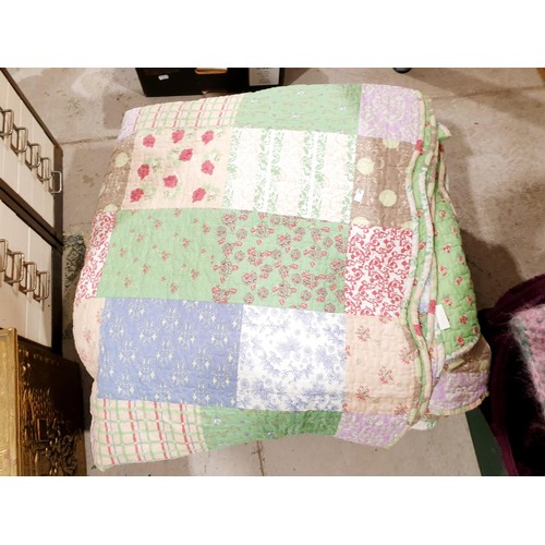 152 - Vintage bed throws. No shipping. Arrange collection or your own packer and shipper, please. Electric... 