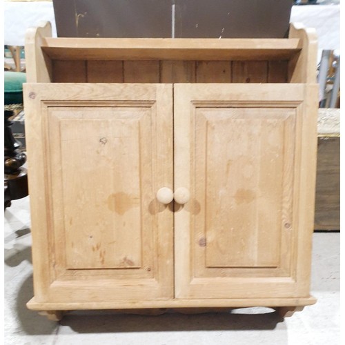 189 - A vintage pine wall cupboard, width 24